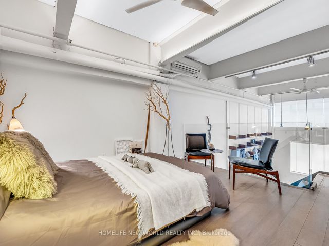131 - 1173 Dundas St E