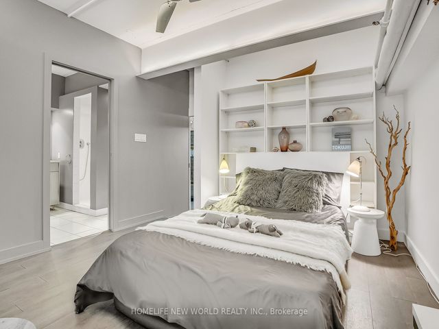 131 - 1173 Dundas St E