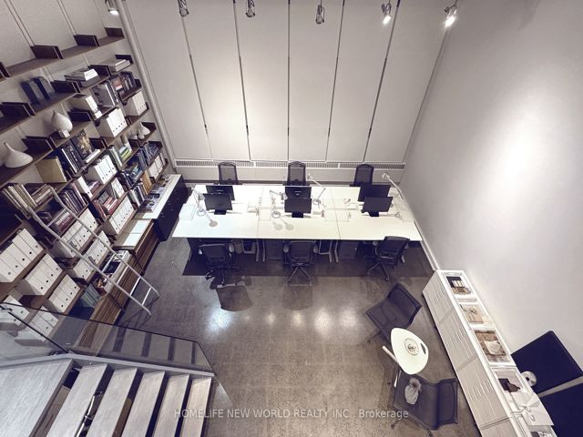 131 - 1173 Dundas St E