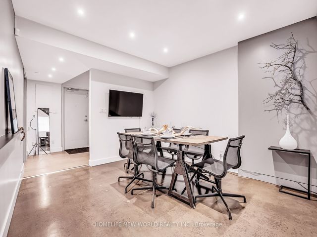 131 - 1173 Dundas St E