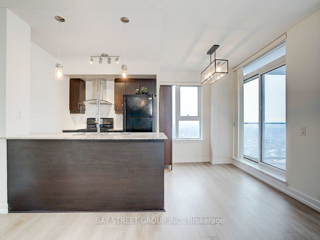 2908 - 25 Town Centre Crt