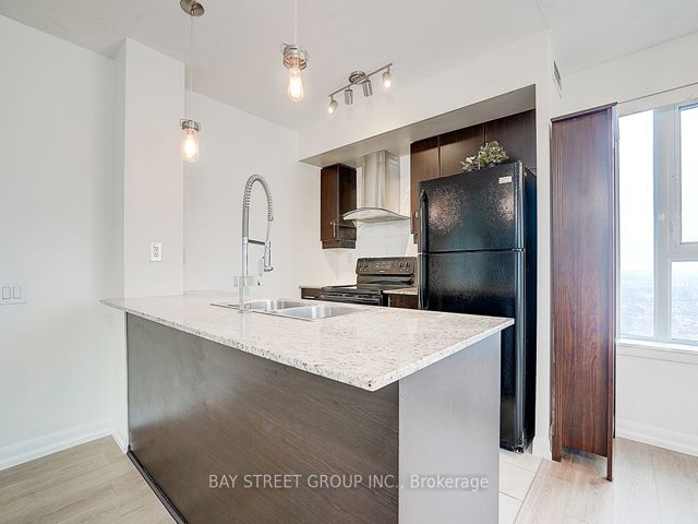 2908 - 25 Town Centre Crt