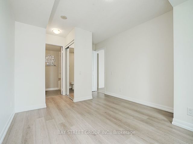 2908 - 25 Town Centre Crt