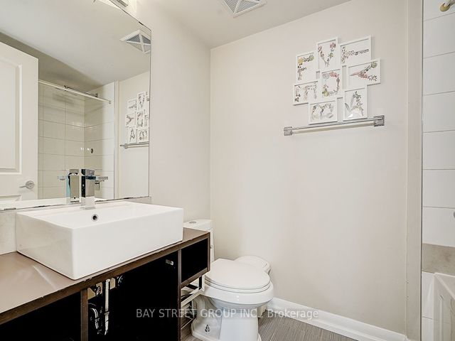2908 - 25 Town Centre Crt