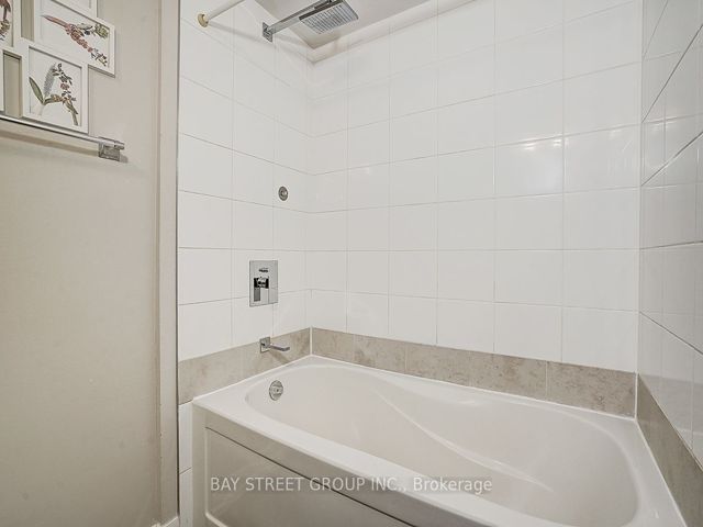 2908 - 25 Town Centre Crt