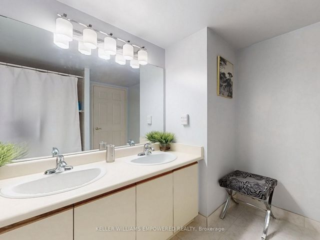 1007 - 4727 Sheppard Ave E
