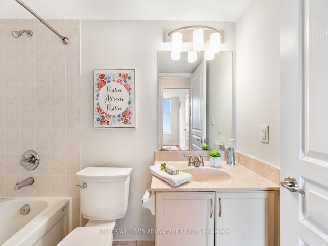 522 - 1733 Queen St E