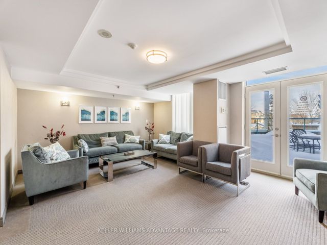 522 - 1733 Queen St E