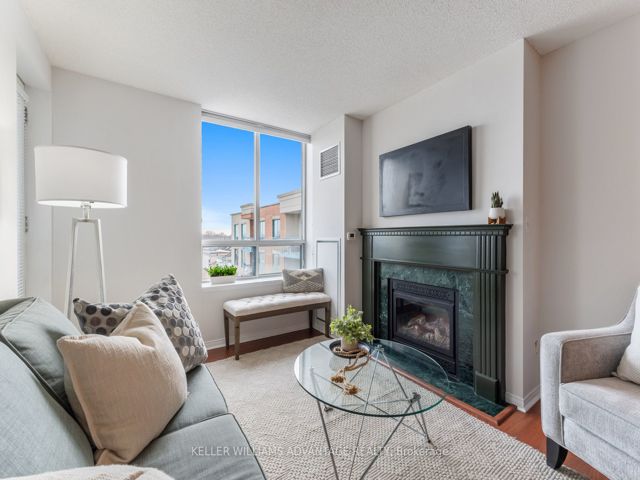 522 - 1733 Queen St E