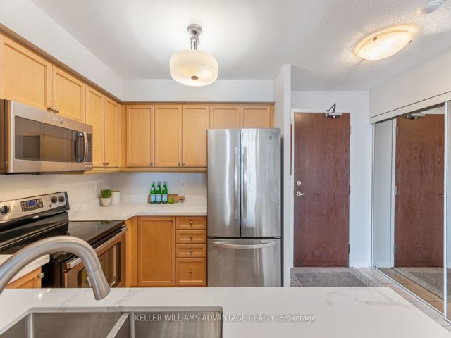 522 - 1733 Queen St E