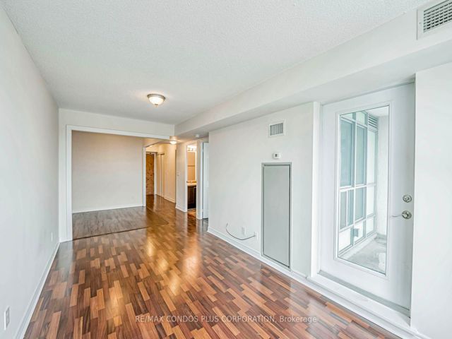 227 - 60 Fairfax Cres