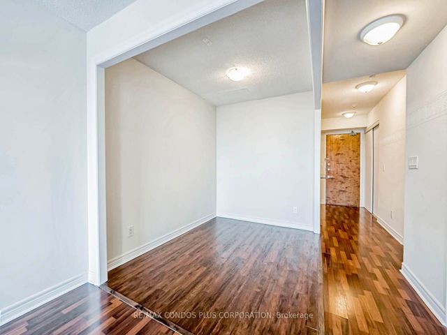 227 - 60 Fairfax Cres