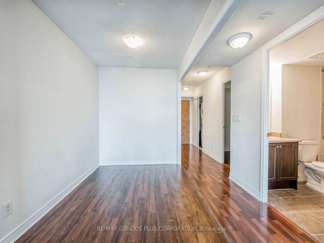 227 - 60 Fairfax Cres