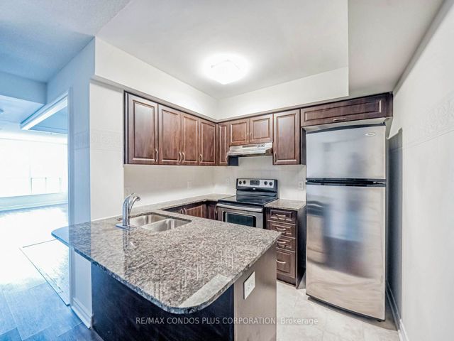 227 - 60 Fairfax Cres