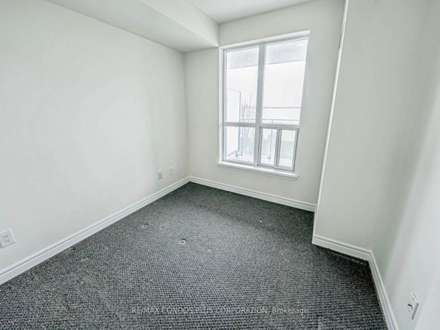 227 - 60 Fairfax Cres