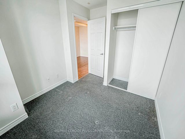 227 - 60 Fairfax Cres