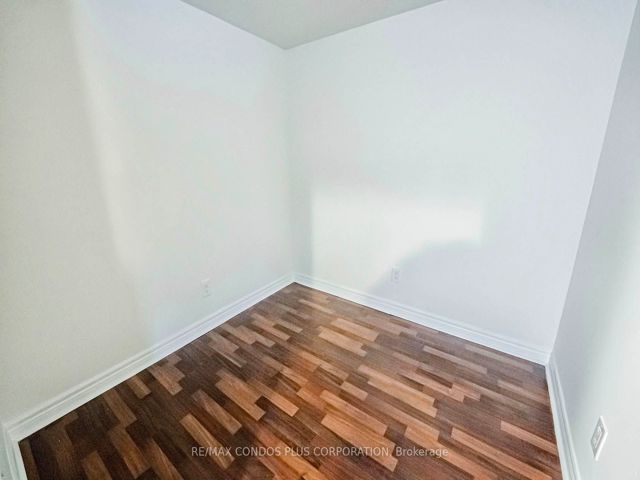 227 - 60 Fairfax Cres
