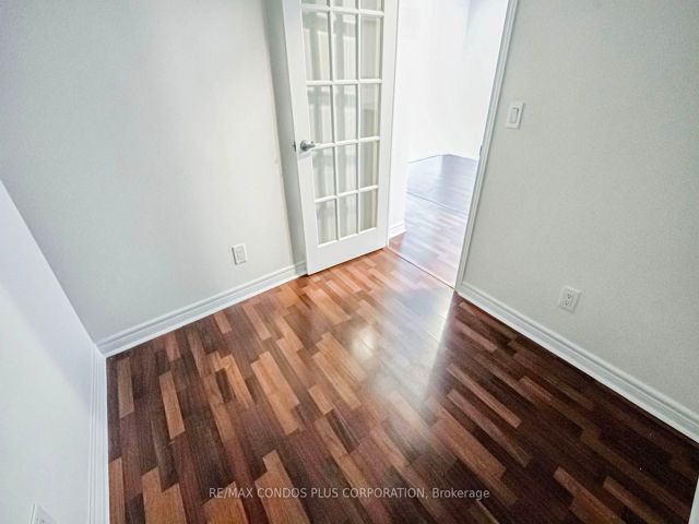 227 - 60 Fairfax Cres