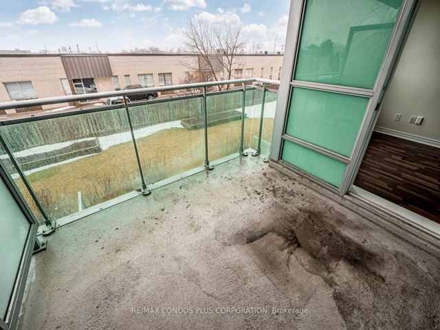 227 - 60 Fairfax Cres