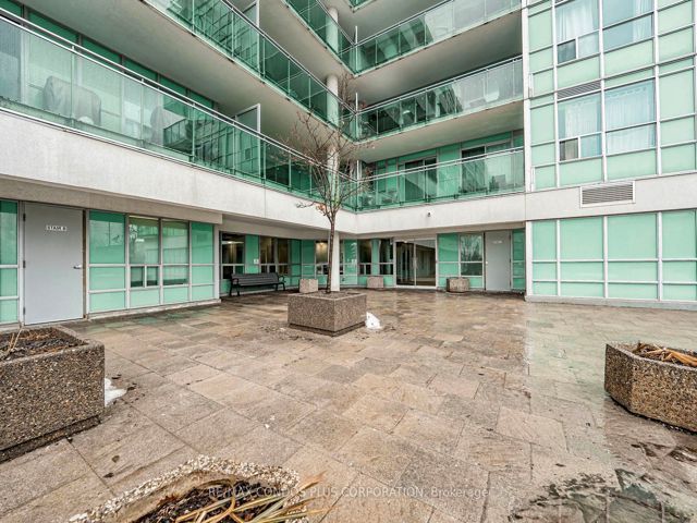 227 - 60 Fairfax Cres