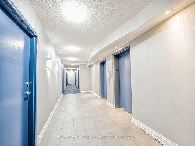 227 - 60 Fairfax Cres