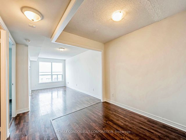 227 - 60 Fairfax Cres