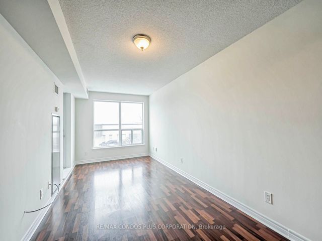 227 - 60 Fairfax Cres