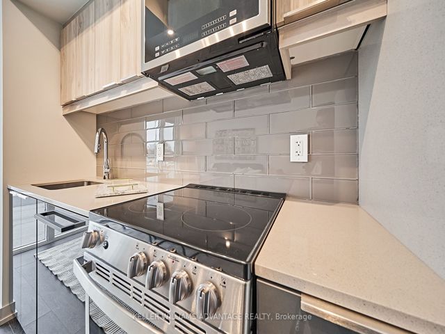 105R - 2213 Kingston Rd