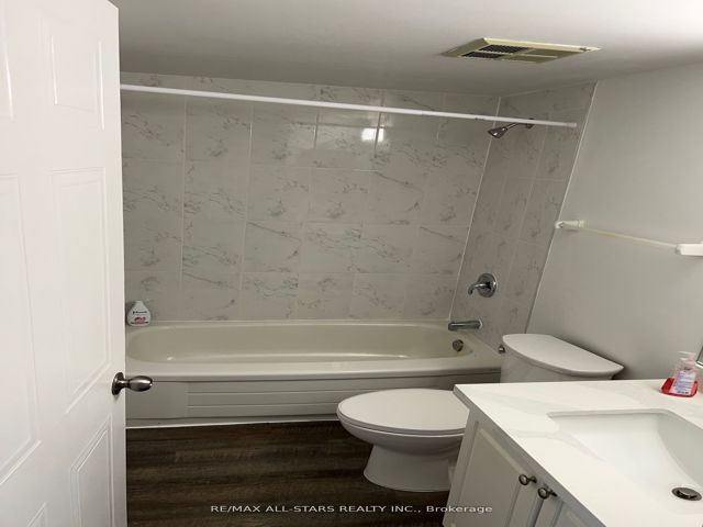 206 - 5 Greystone Walk Dr
