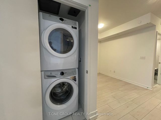 2517 - 2031 Kennedy Rd