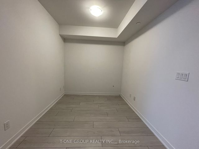 2517 - 2031 Kennedy Rd