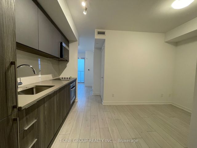2517 - 2031 Kennedy Rd