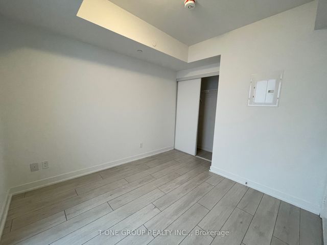 2517 - 2031 Kennedy Rd