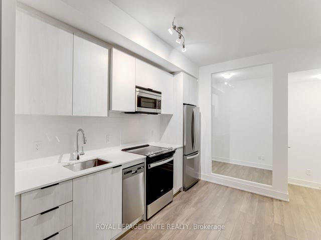 1215 - 1350 Ellesmere Rd