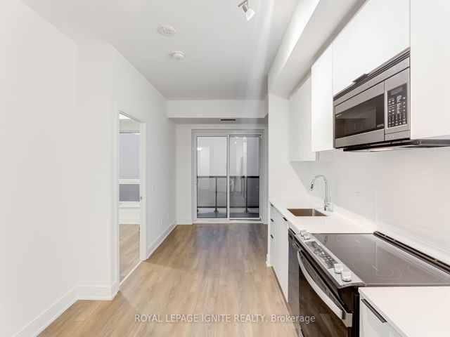 1215 - 1350 Ellesmere Rd