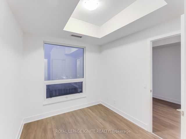 1215 - 1350 Ellesmere Rd