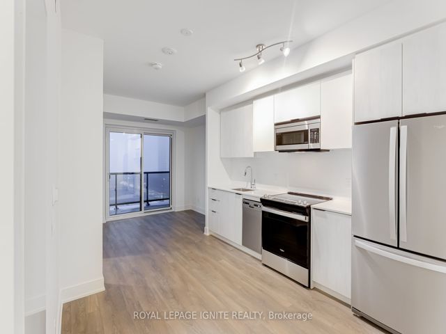 1215 - 1350 Ellesmere Rd