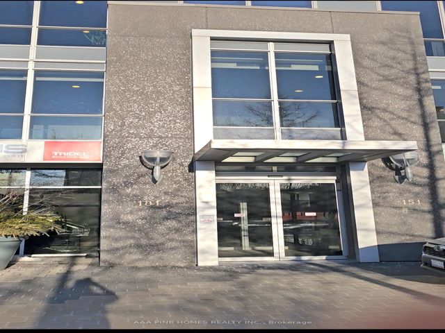 315 - 181 Village Green Sq