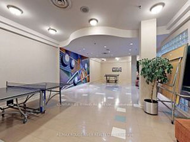 2128 - 68 Corporate Dr