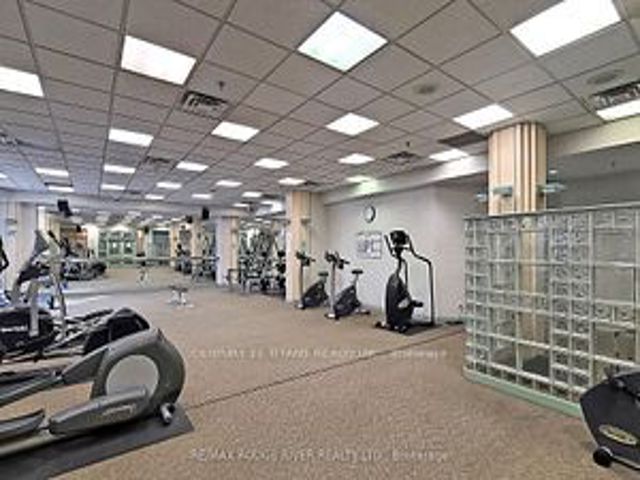2128 - 68 Corporate Dr
