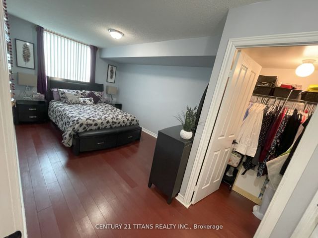 2128 - 68 Corporate Dr