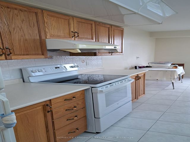 2711 - 228 Bonis Ave