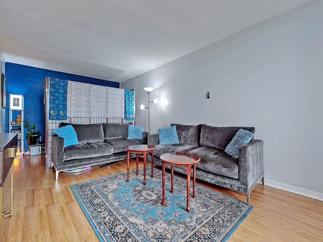 1208 - 20 Gilder Dr