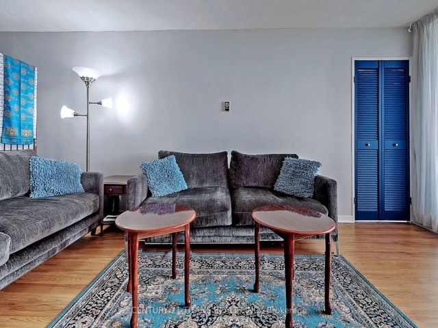 1208 - 20 Gilder Dr