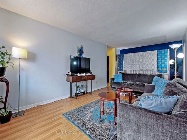 1208 - 20 Gilder Dr