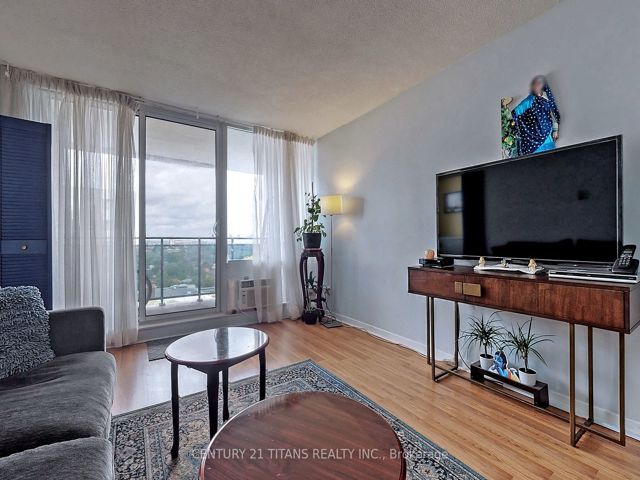 1208 - 20 Gilder Dr