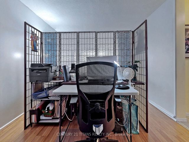 1208 - 20 Gilder Dr