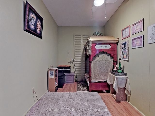 1208 - 20 Gilder Dr