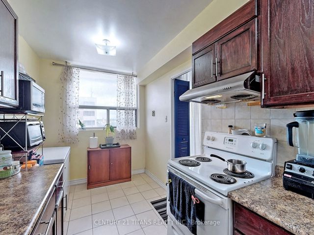 1208 - 20 Gilder Dr