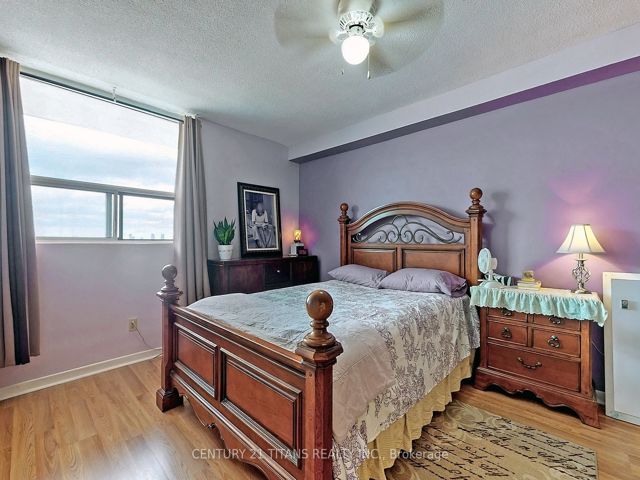 1208 - 20 Gilder Dr